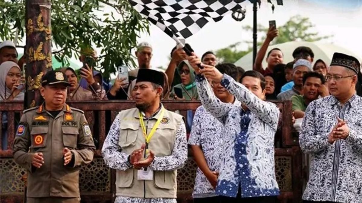 445 Jemaah Haji Kloter 30 Berangkat ke Tanah Suci dari Pendopo Indramayu