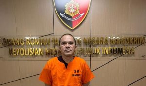 AKP Deky, Mantan Kasat Narkoba Kutai Barat, Terekam Berbaju Tahanan