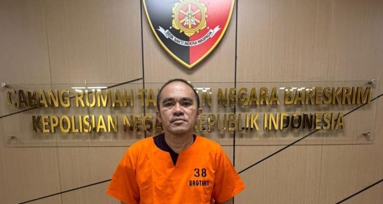 AKP Deky, Mantan Kasat Narkoba Kutai Barat, Terekam Berbaju Tahanan