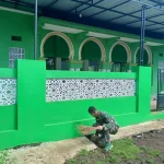 Aksi Bersih-Bersih Masjid Nurul Jannah dalam TMMD Kodim 0820 Probolinggo di Dusun Klagin