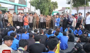 Aksi PMII dan BEM Probolinggo: Soroti Isu Andri Yunus dan Kesejahteraan Guru