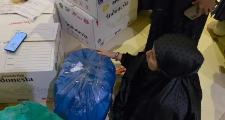 Alasan Jemaah Haji Memilih Pos Indonesia untuk Kirim Oleh-oleh