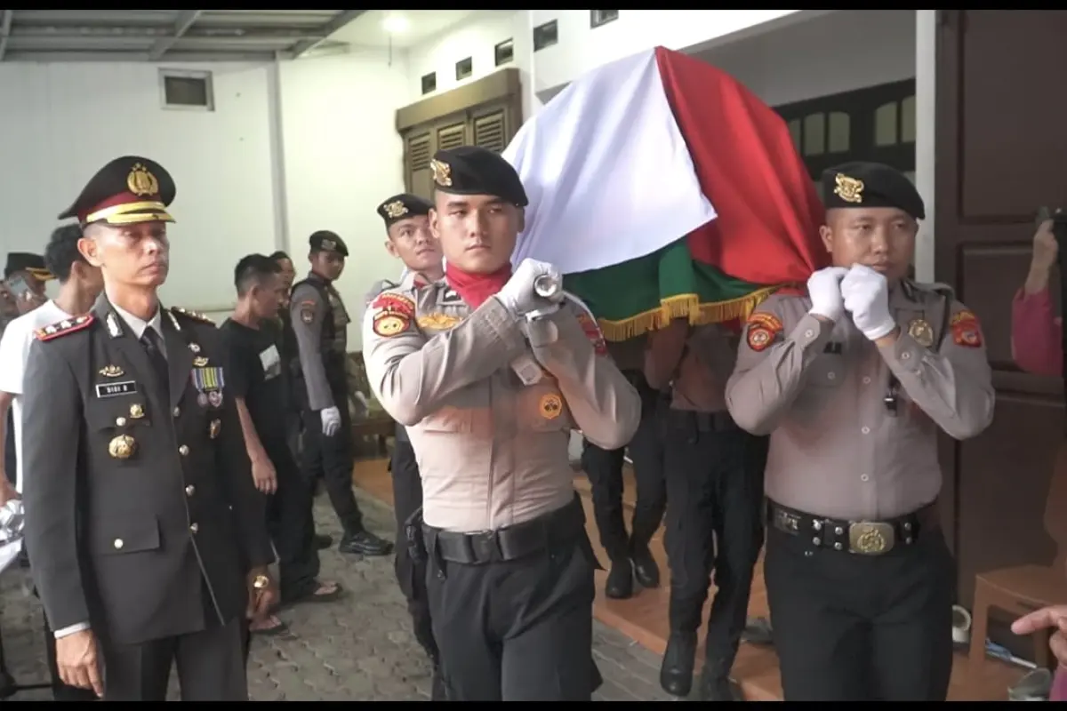 Anggota Polres Banjar, Bripka Budi Akbar Permana, Dimakamkan dengan Penghormatan Penuh
