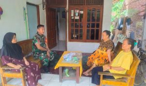Babinsa Cikedung Jalin Silaturahmi Pasca Iduladha, Serap Aspirasi Warga
