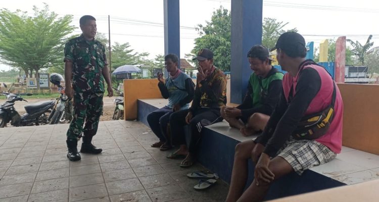 Babinsa Cikedunglor: Silaturahmi yang Membawa Pesan Penting