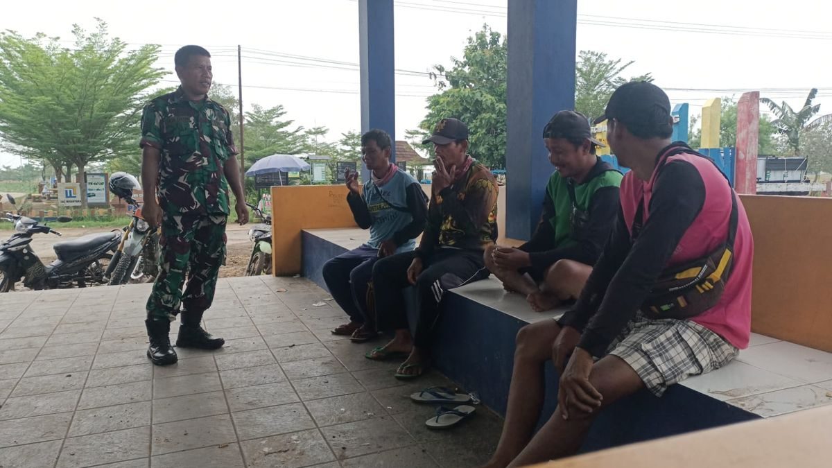 Babinsa Cikedunglor: Silaturahmi yang Membawa Pesan Penting