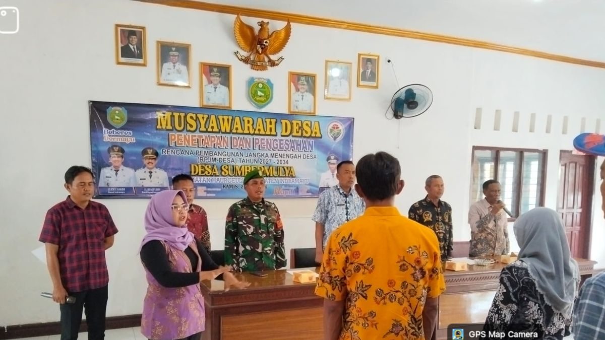 Babinsa Koptu Apih Kawal RPJM Desa Sumbermulya, Cegah Anggaran Bocor