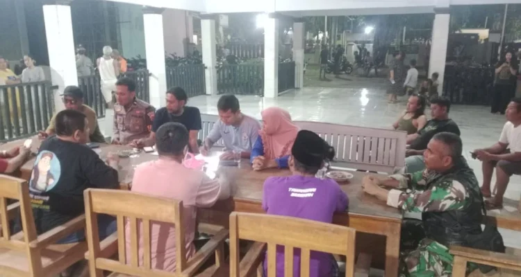Babinsa Pelda Subagja Redam Gejolak Medsos Warga Tamansari Lewat Musyawarah