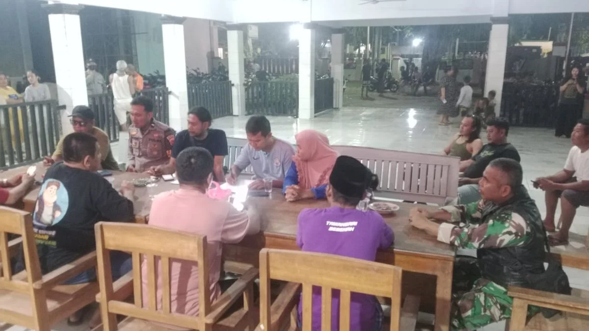 Babinsa Pelda Subagja Redam Gejolak Medsos Warga Tamansari Lewat Musyawarah