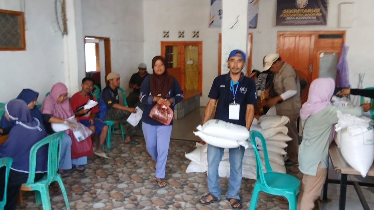 Bantuan Beras & Minyak Goreng Haurgeulis Indramayu: Warga Mengaku Sangat Terbantu