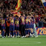 Barcelona Bersaing dengan Bayern untuk Rekrut Bek Man City