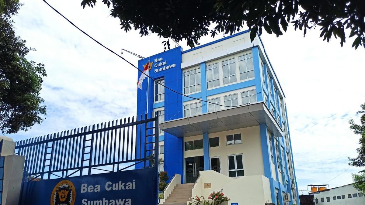 Bea Cukai Sumbawa Lampaui Target Pajak Hingga Dua Kali Lipat
