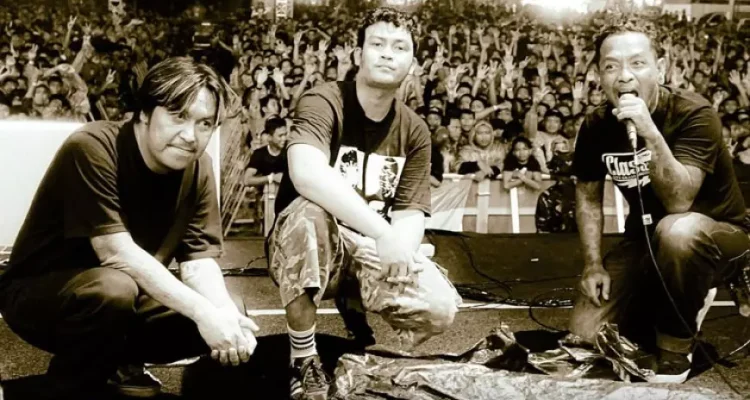 Bling Satan, Band Punk Rock Surabaya, Kembali ke Akar Punk Rock 2005 di Tengah Drummer Sakit Keras