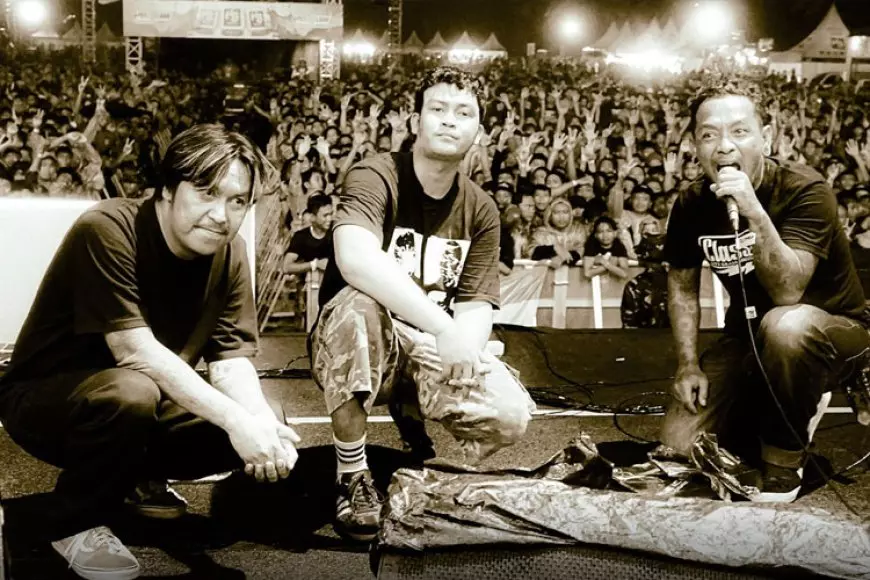 Bling Satan, Band Punk Rock Surabaya, Kembali ke Akar Punk Rock 2005 di Tengah Drummer Sakit Keras