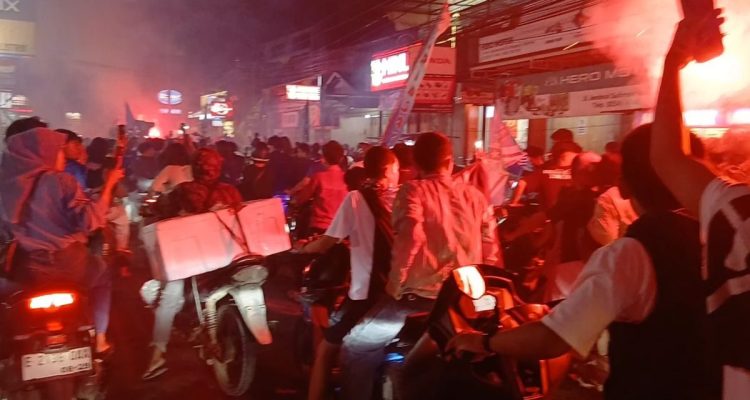 Bobotoh Lumpuhkan Jalur Haurgeulis–Patrol, Macet 10 Km Akibat Euforia Persib