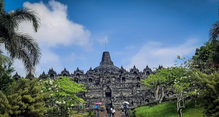 Borobudur Buka Saat Waisak 2026, Jam Operasional Tersedia