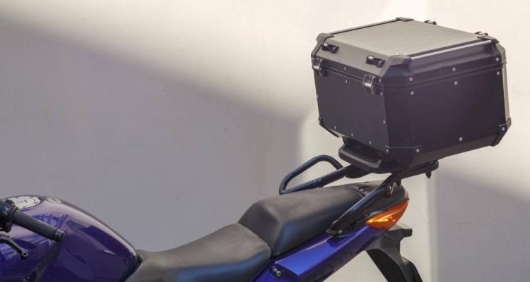 Box Motor Belakang Kapasitas Besar untuk Aktivitas Harian Hingga Touring