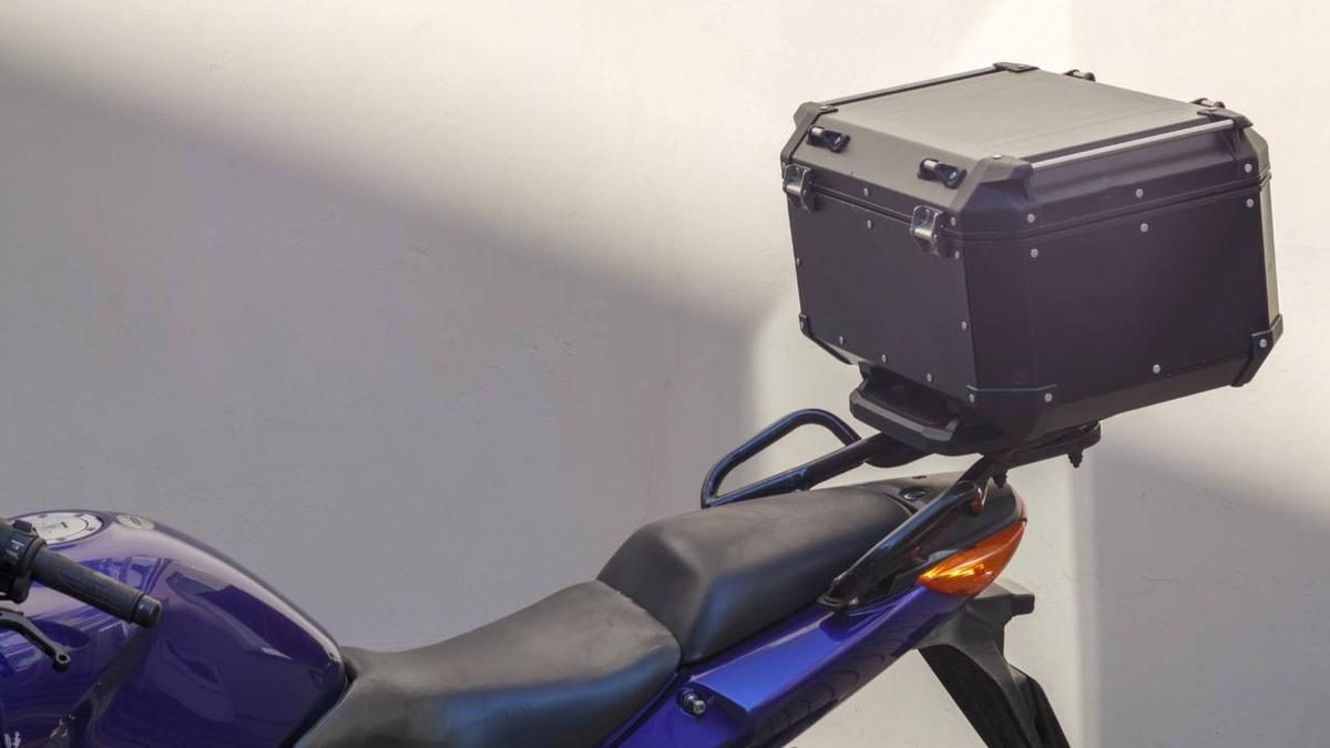 Box Motor Belakang Kapasitas Besar untuk Aktivitas Harian Hingga Touring
