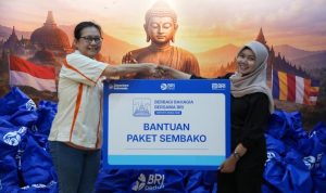 BRI Peduli Bagikan 1.000 Paket Sembako di Hari Waisak