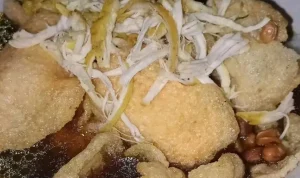 Bubur Ayam Indramayu: Kuliner Pagi Sederhana yang Diburu
