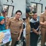 Bupati Lucky Hakim Serahkan Bantuan Stimulan Korban Kebakaran Tukdana