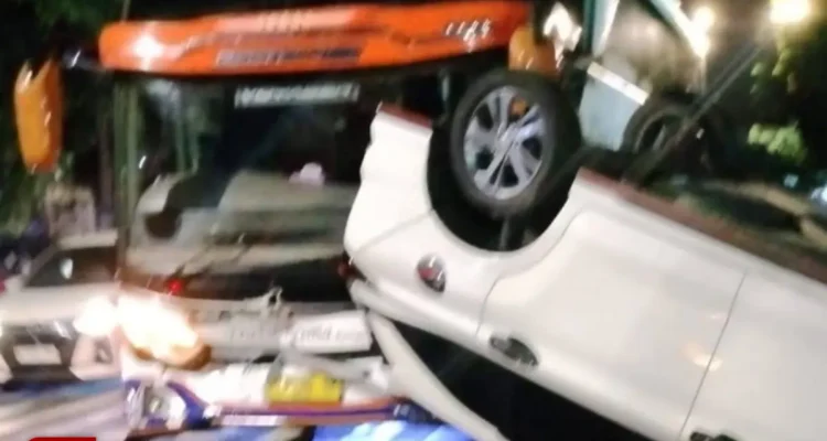 Bus Tabrak Dua Mobil di Kota Batu, Ini Kronologi Kecelakaan Beruntun