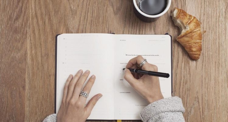 Cara Membaca Kepribadian dari Tulisan Tangan yang Jarang Diketahui