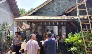 Charger HP Menyala Ludeskan Rumah Warga Gantar Indramayu