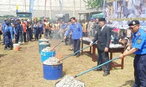 Cianjur Tertib: Ribuan Miras dan Rokok Ilegal Dimusnahkan
