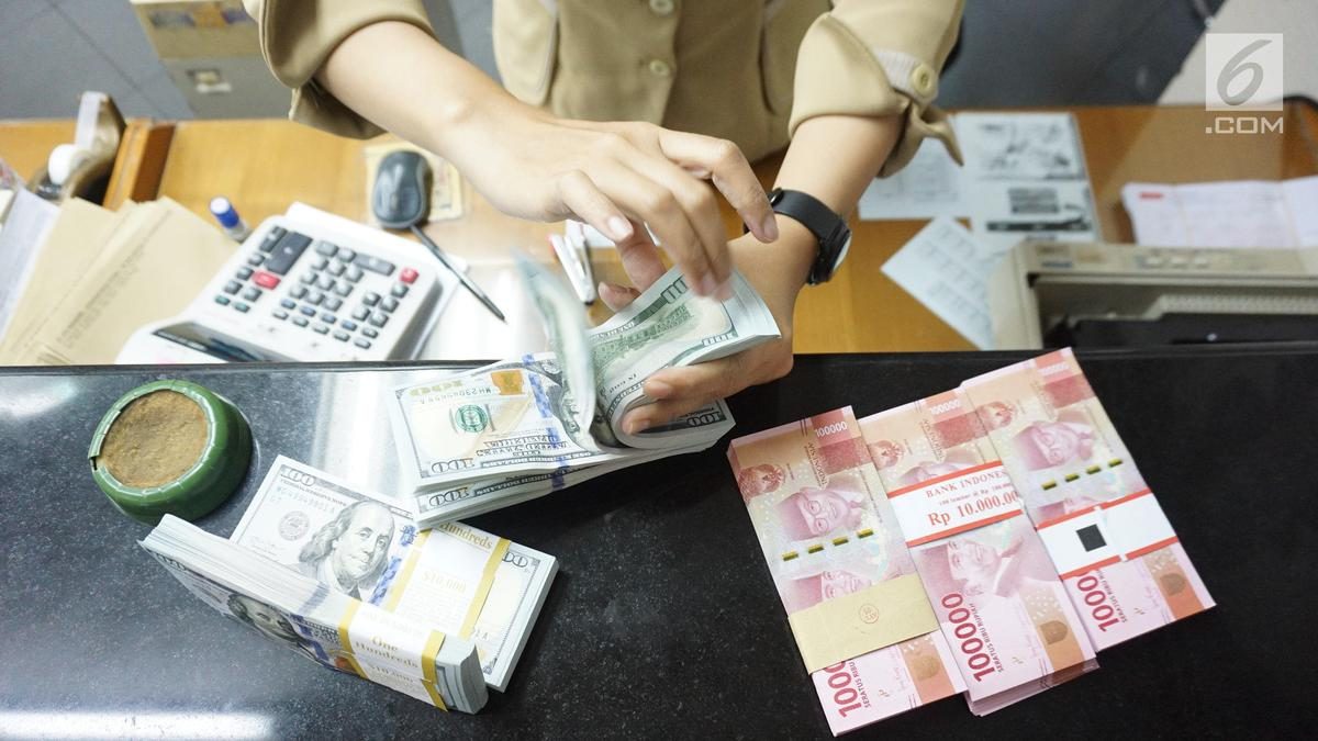 Dampak Melemahnya Rupiah pada PHK di Industri Tekstil dan Farmasi