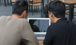 Dampak Psikologis Korban Kekerasan Seksual Online: Malu, Cemas, dan Takut di Balik Obrolan Cabul
