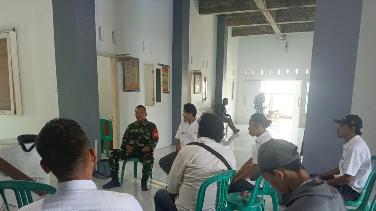 Danramil Lelea Berdialog Langsung dengan Warga Tunggulpayung Mengenai Keamanan dan Ancaman Banjir