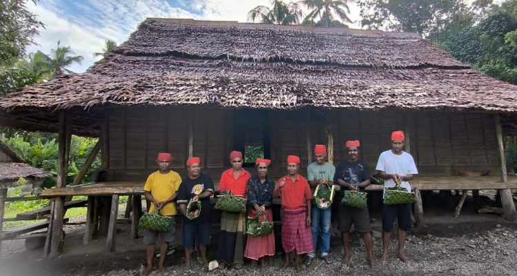 Demi Kurban di Kepulauan, Perjuangan Melintasi Medan Sulit