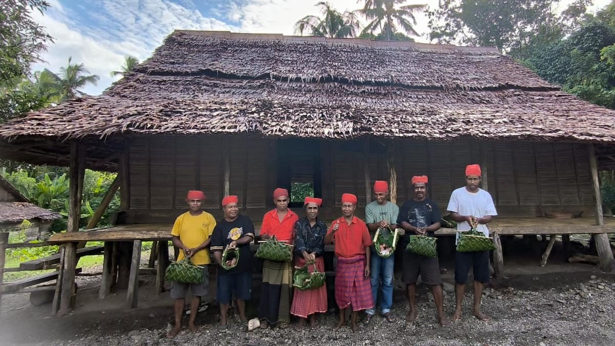 Demi Kurban di Kepulauan, Perjuangan Melintasi Medan Sulit