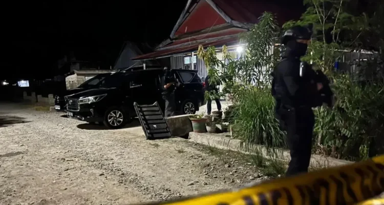 Densus 88 Ringkus 8 Terduga Teroris Sel Tidur MIT