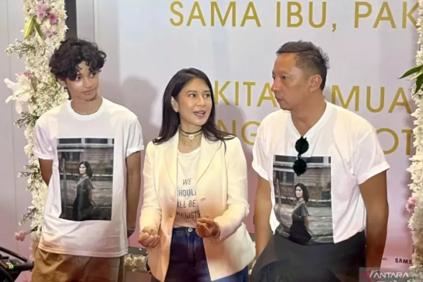Dian Sastro Terjatuh dari Kuda Saat Syuting "Esok Tanpa Ibu