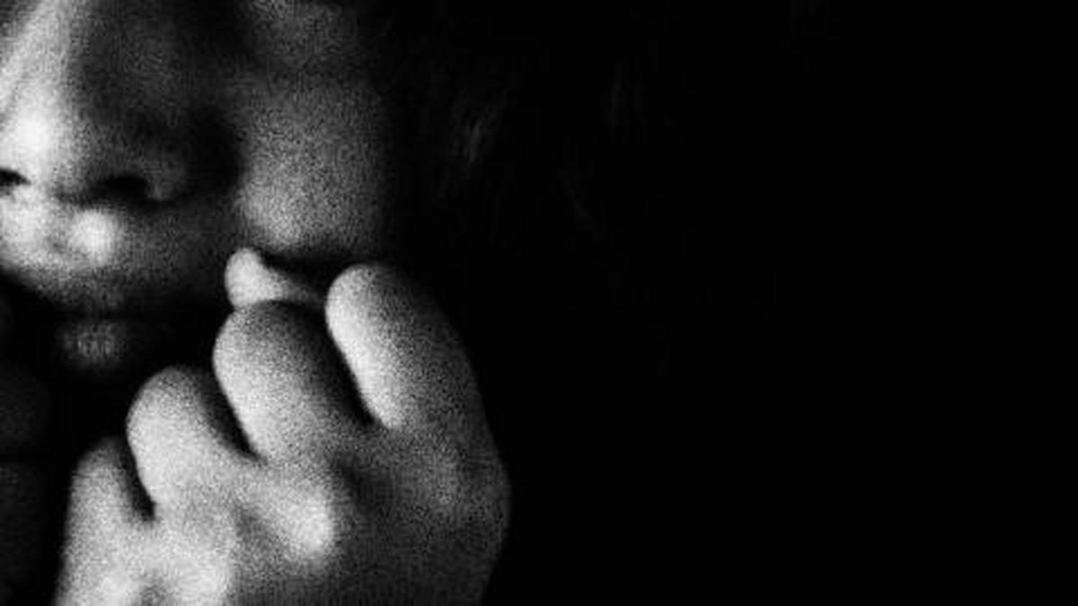 Dicurangi Tetangga Penjual Rujak Selama 4 Tahun, Siswa SD di Jakarta Barat Menangis