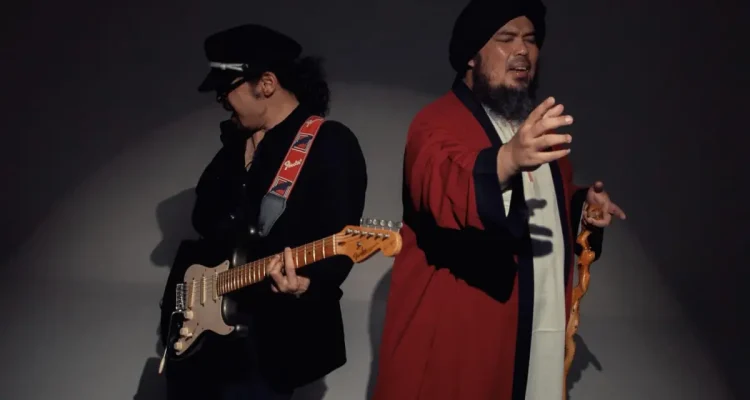 Duet dengan Ustadz Derry, Reynold Eks Gitaris Slank Rilis "Hijrah Tanpa Nanti