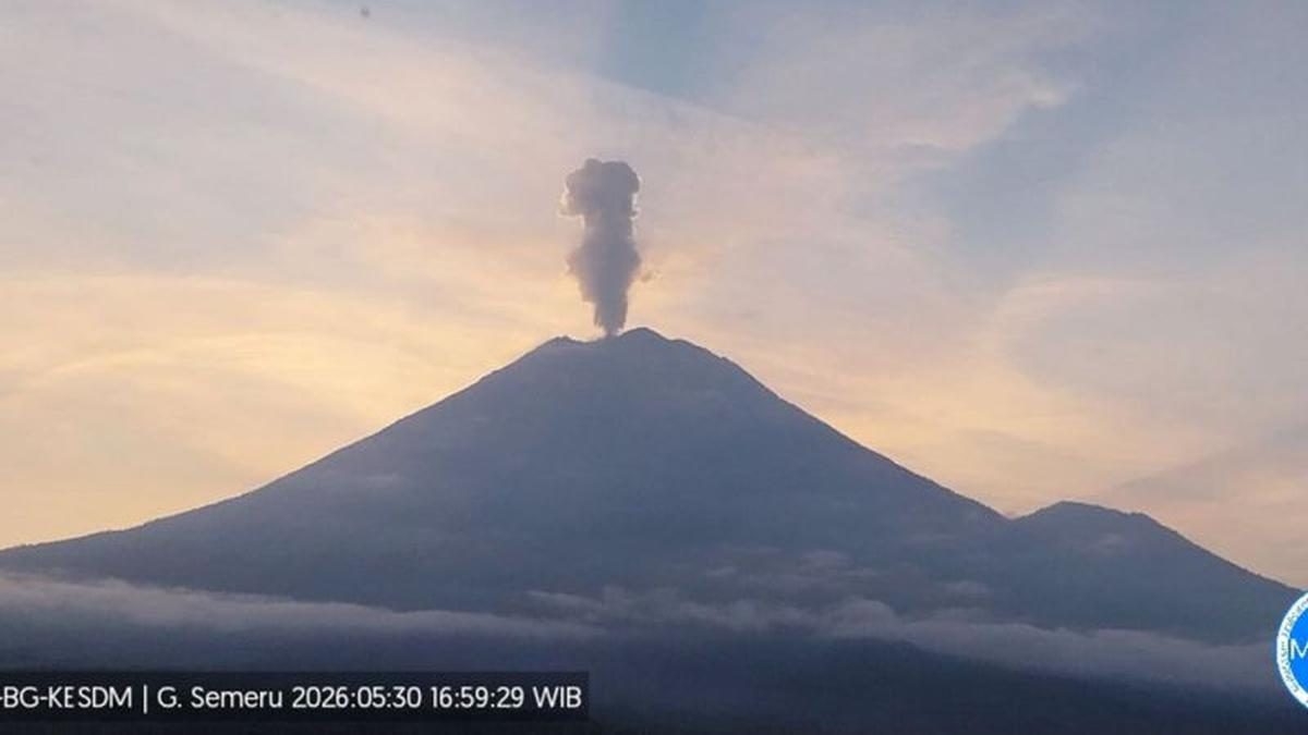 Erupsi Gunung Semeru, Kolom Abu Naik 1 Km