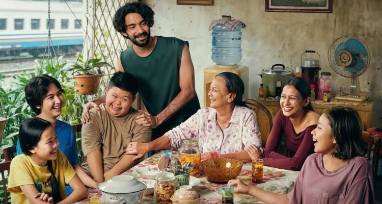 Film Semua Akan Baik-Baik Saja Raih Sejuta Penonton dalam Dua Minggu