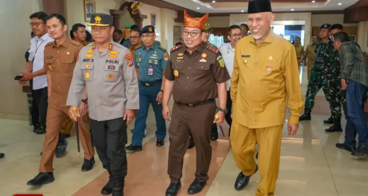 Gubernur Sumbar Mahyeldi Sambut Kajati Baru Dedie Tri Hariyadi