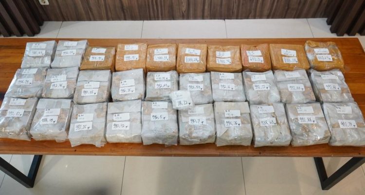 Gudang Narkoba Jaringan Internasional Dibongkar di Bekasi Berkat Sebungkus Sabu