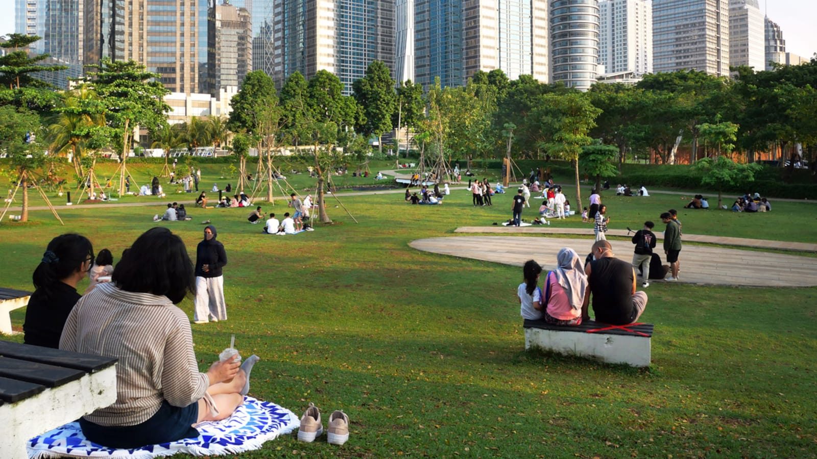 Jakarta dalam Puncak Bonus Demografi: Dominasi Generasi Milenial, Z, dan Post-Z