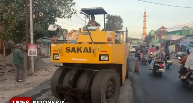 Jalan Jombang-Kencong Jember Diperbaiki Pemerintah
