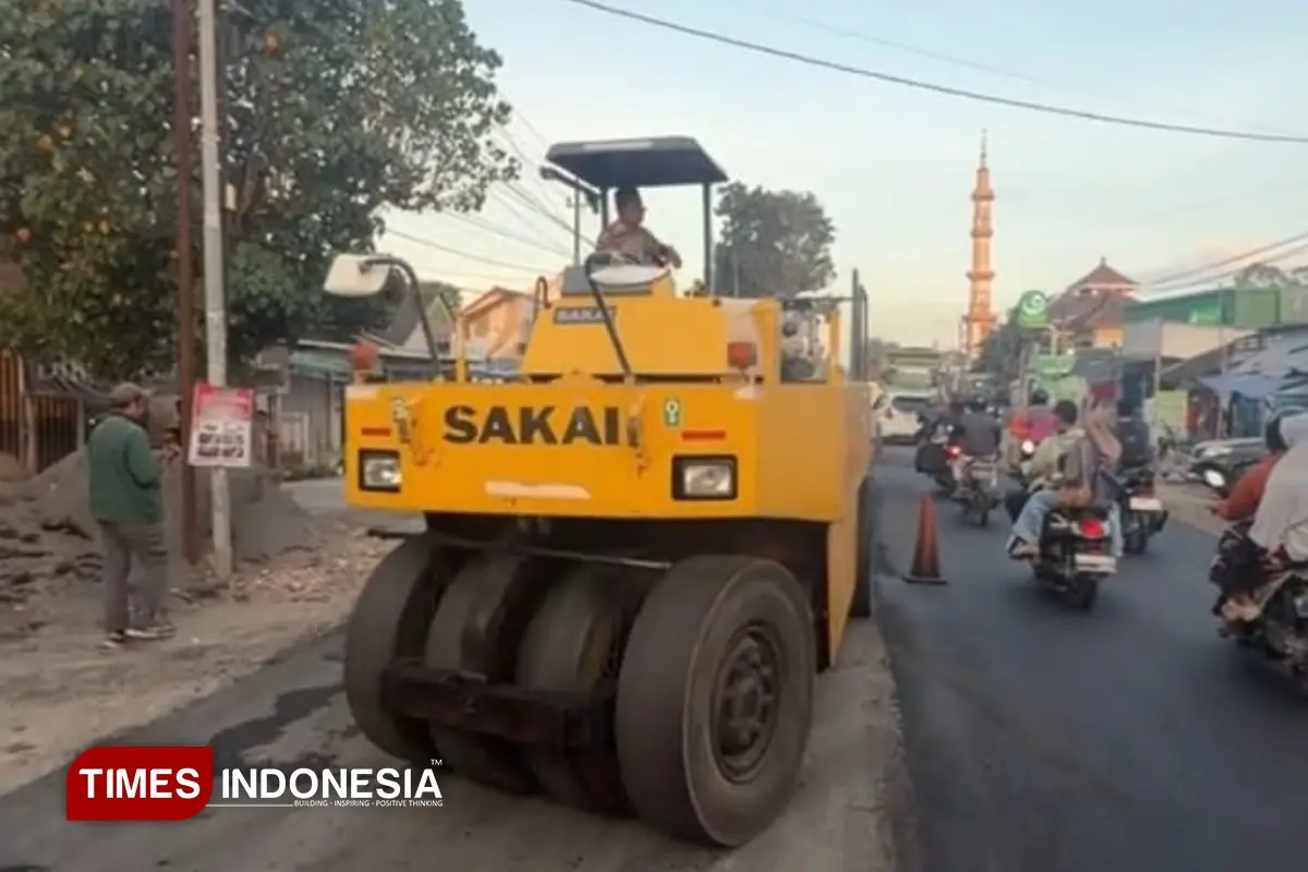 Jalan Jombang-Kencong Jember Diperbaiki Pemerintah