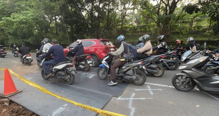Jalan Lenteng Agung yang Ambles Kini Bisa Dilalui