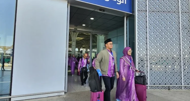 Jemaah Haji Khusus Indonesia Pertama Tiba di Madinah