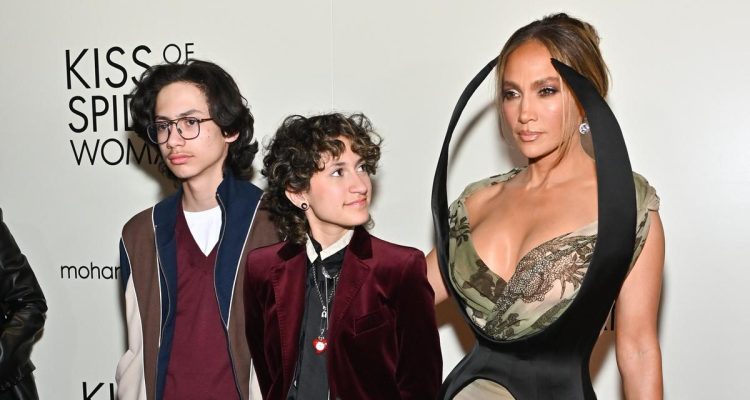 Jennifer Lopez Ubah Nama Anak, Kini Gender Netral