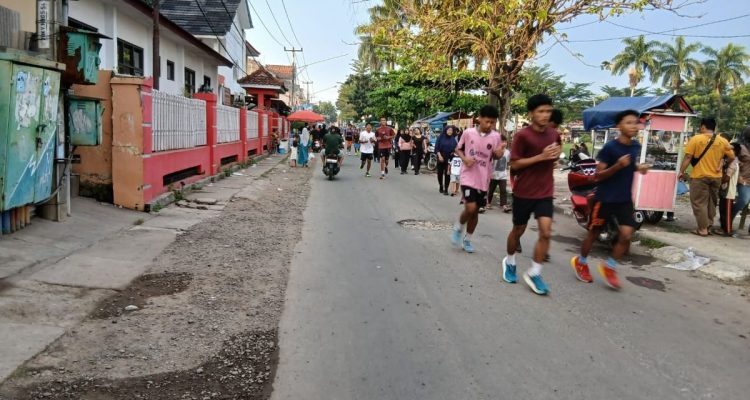 Jogging Pagi Alun-Alun Haurgeulis: Sehat & Segar Akhir Pekan
