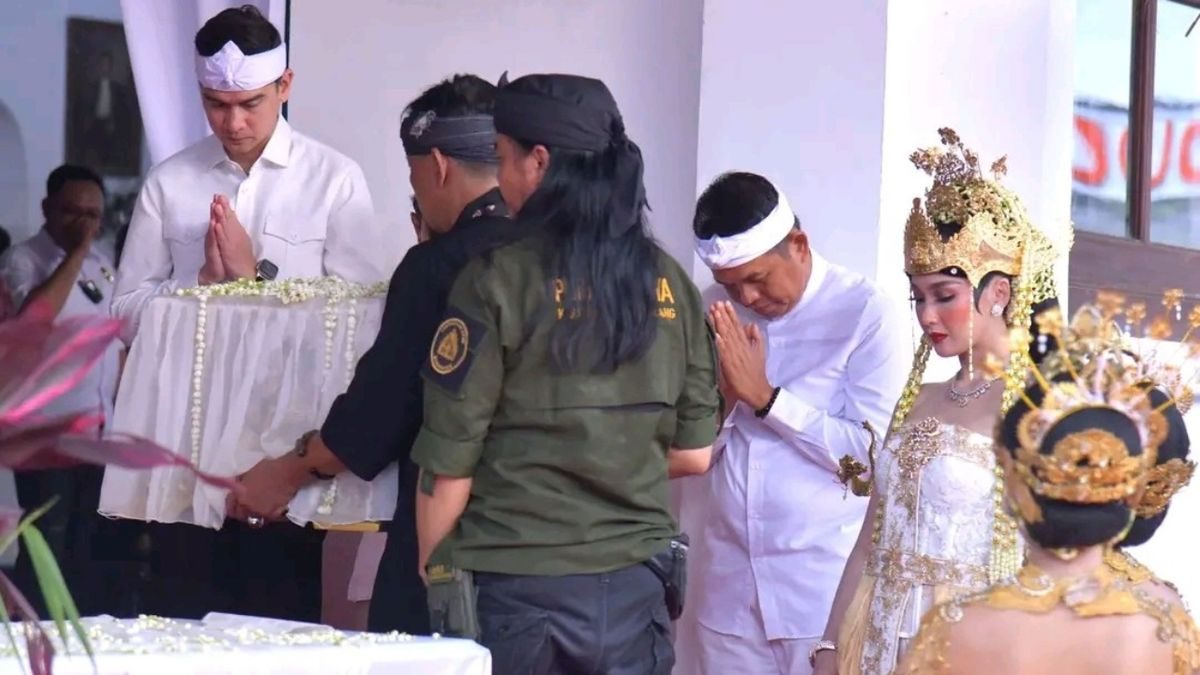 KDM Kembalikan Mahkota Binokasih ke Museum Prabu Geusan Ulun: Dorong Budaya Jabar